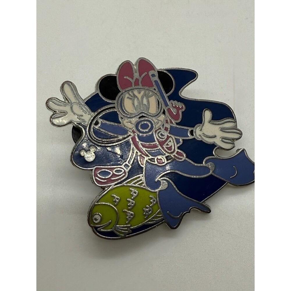 WDW 2008 Scuba Diving Cast Lanyard Series Minnie Mouse Pin Limited Edition 2500